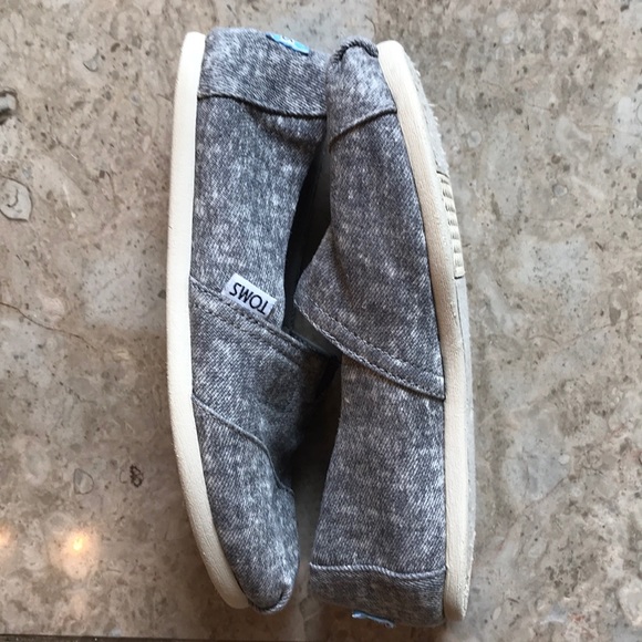 TOMS SLIDE ON SHOES - Picture 4 of 6